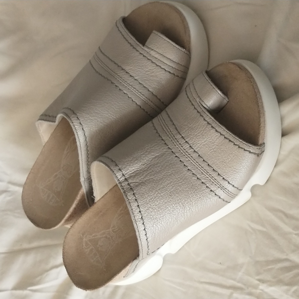 Fly London Slides